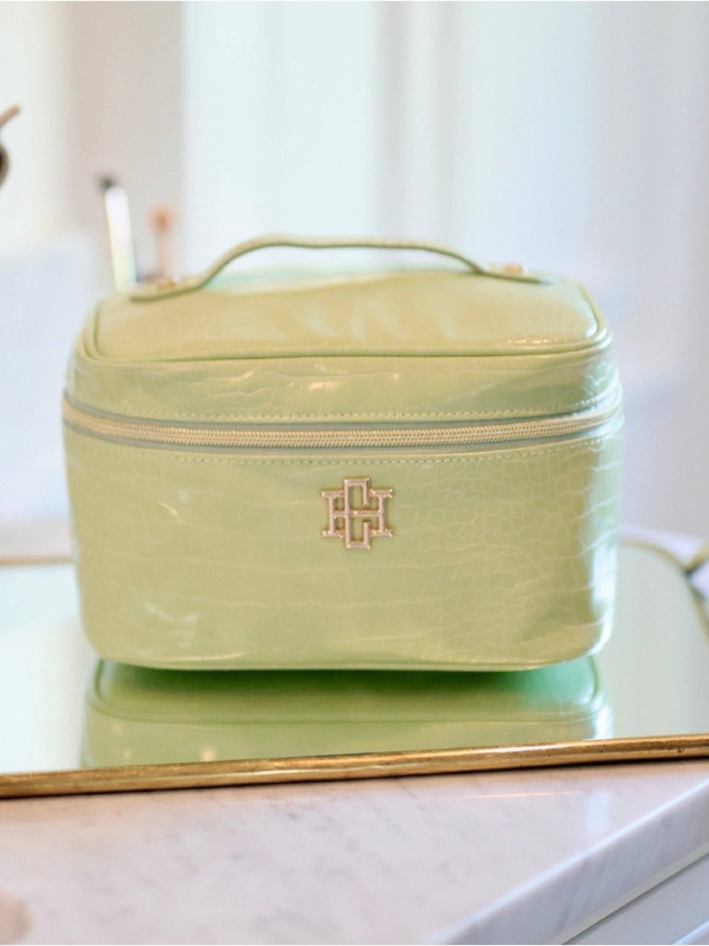 Caroline Hill Lime EC Hampton Train Makeup Case